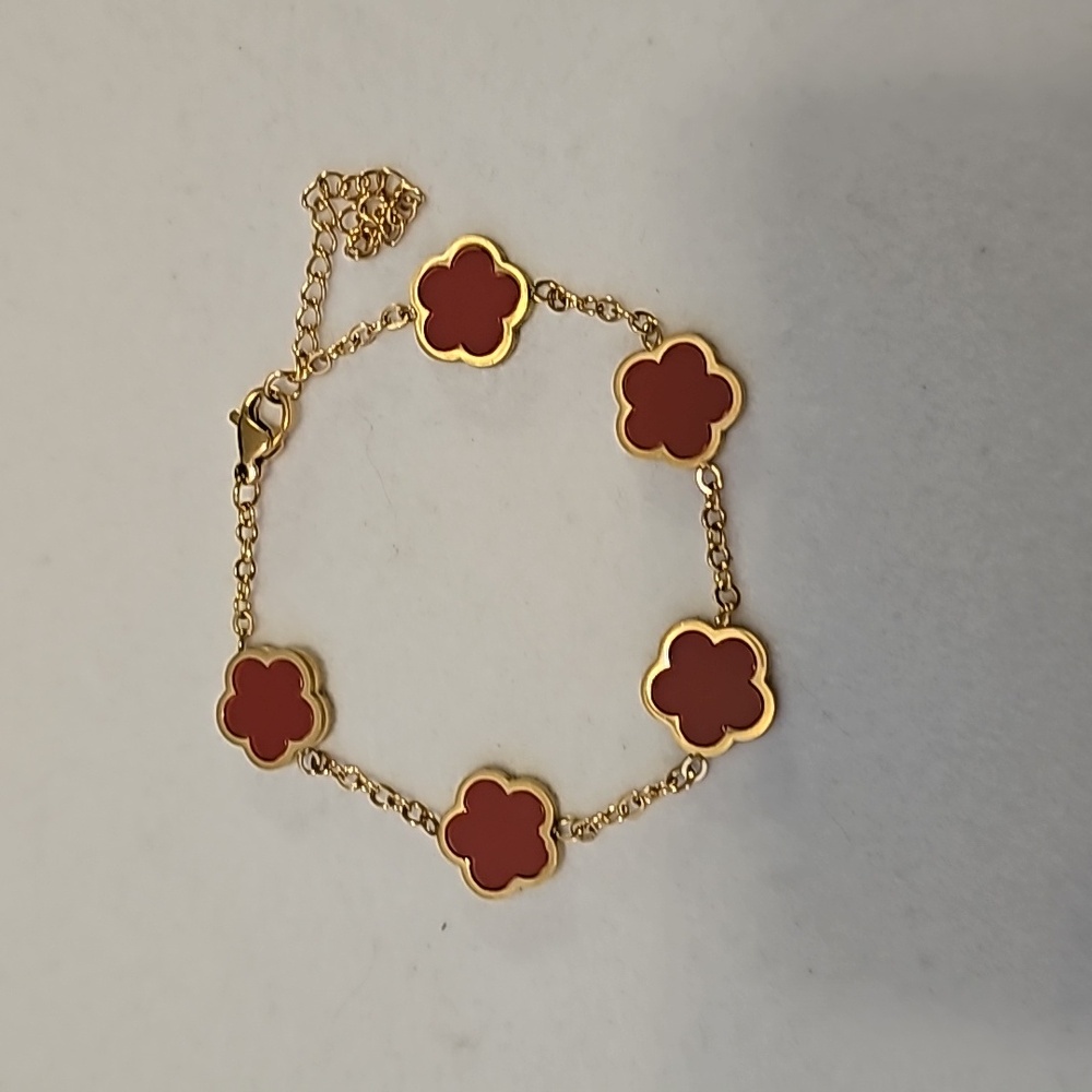 Clover Stainless Steel Gold Plated Elegant Bracelet.
